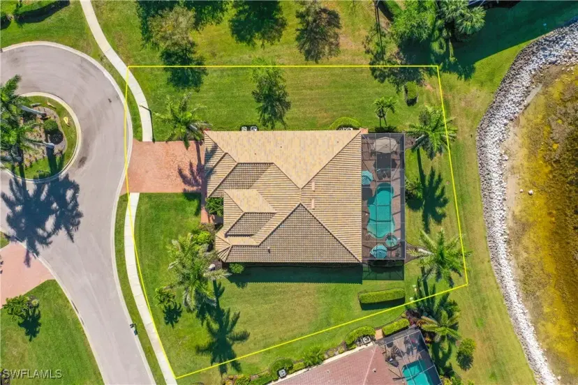 Picture of 10158 Biscayne Bay Ln, Naples FL 34120