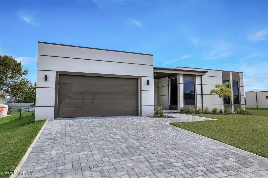 Picture of 105 SW 37Th Pl, Cape Coral, FL 33991