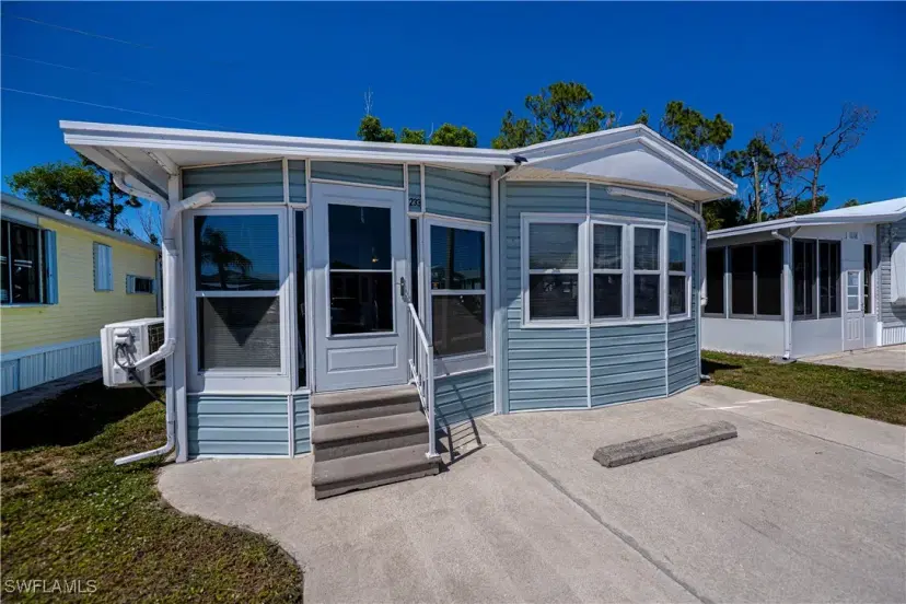 Picture of 233 Caravan Cir, North Fort Myers FL 33903