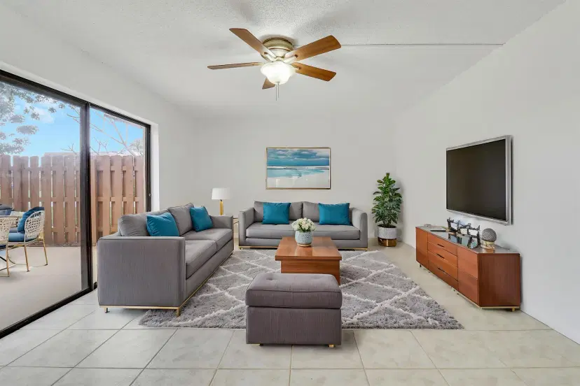 Picture of 523 Springdale Circle, Palm Springs FL 33461