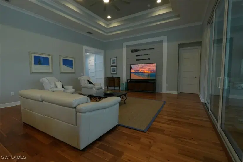 Picture of 6382 Warwick Ave, Naples FL 34113