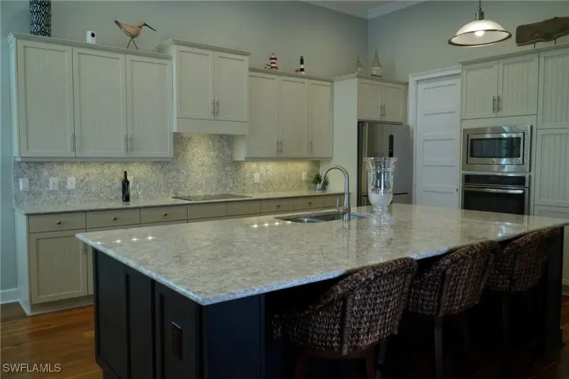 Picture of 6382 Warwick Ave, Naples FL 34113