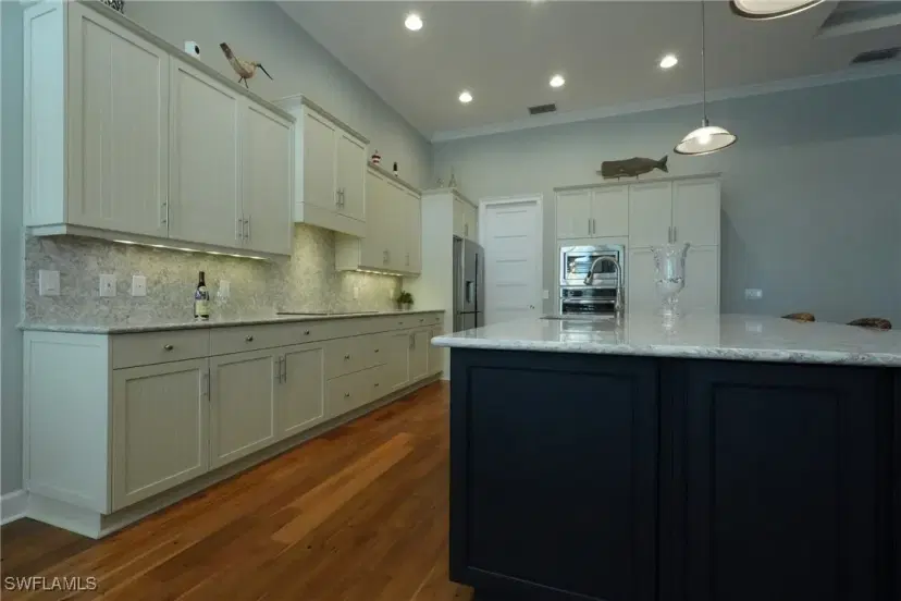 Picture of 6382 Warwick Ave, Naples FL 34113