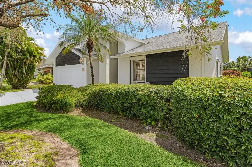 Picture of 1352 Monarch Cir, Naples FL 34116