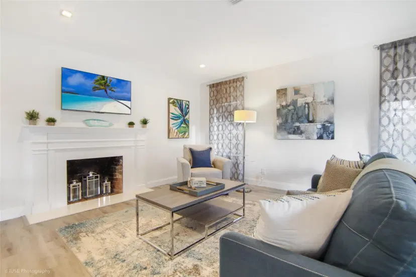 Picture of 328 Riviera Isle Dr, Fort Lauderdale FL 33301