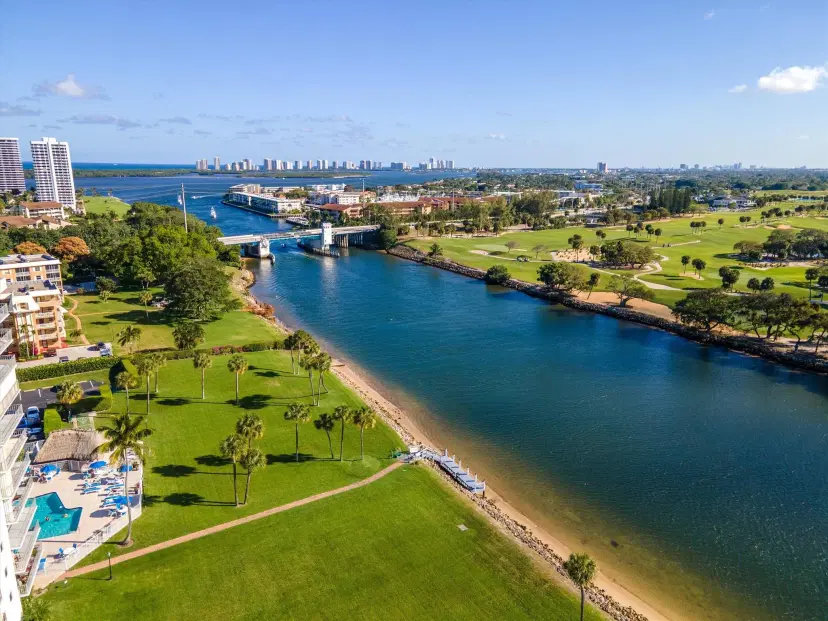 Picture of 336 Golfview Road 916, North Palm Beach FL 33408