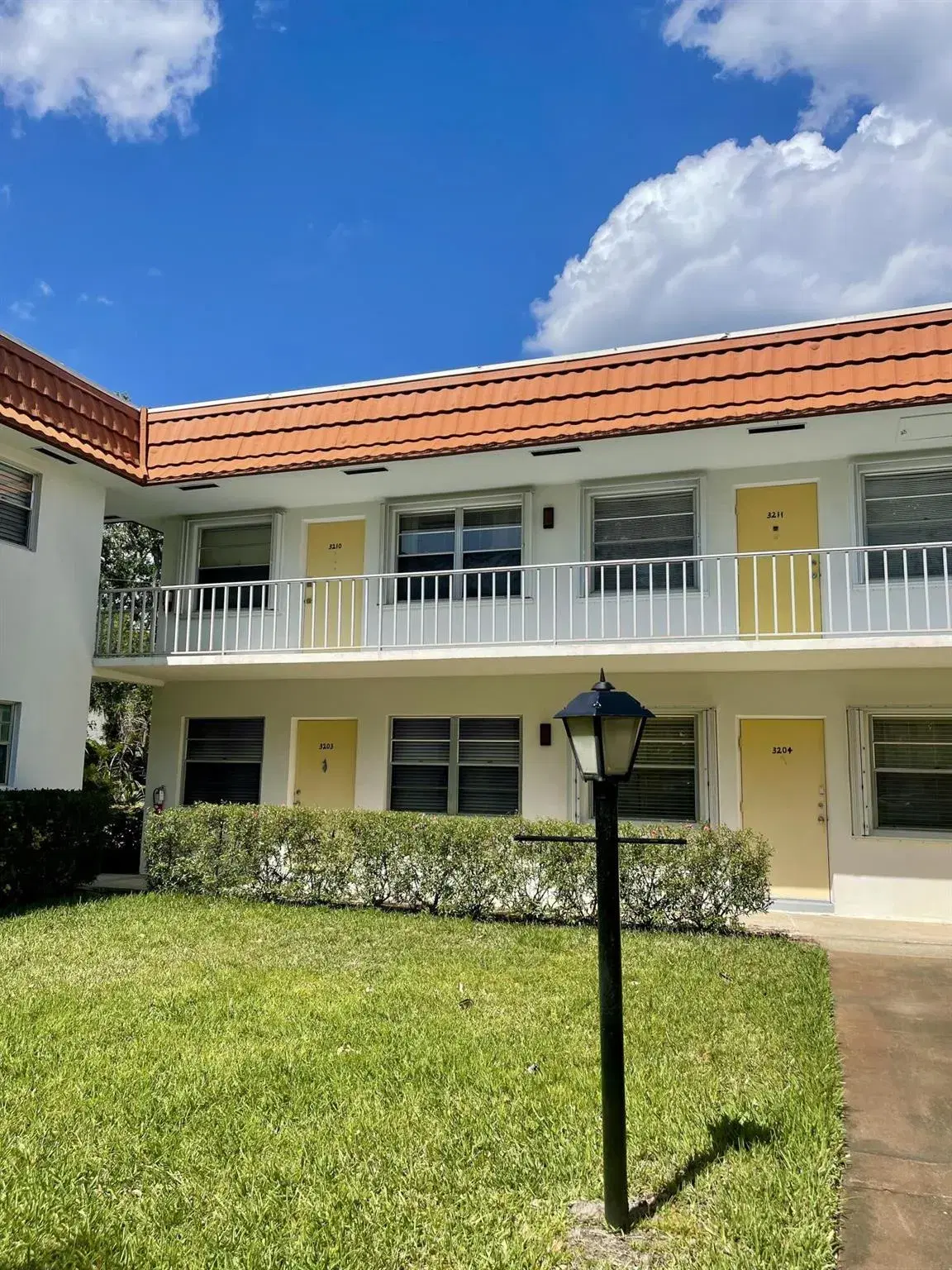 Picture of 1225 NW 21St Street 3210, Stuart, FL 34994