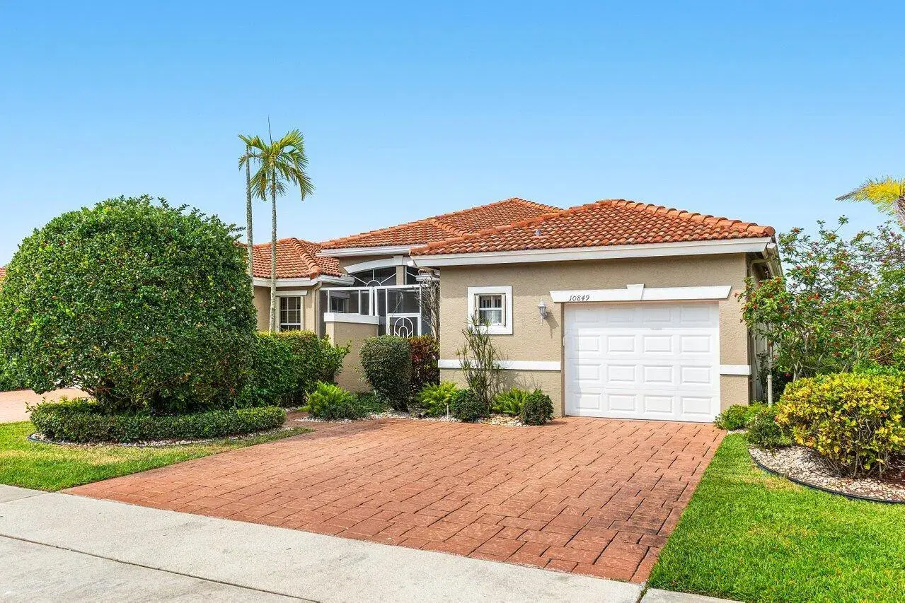 Picture of 10849 Royal Caribbean Circle, Boynton Beach, FL 33437