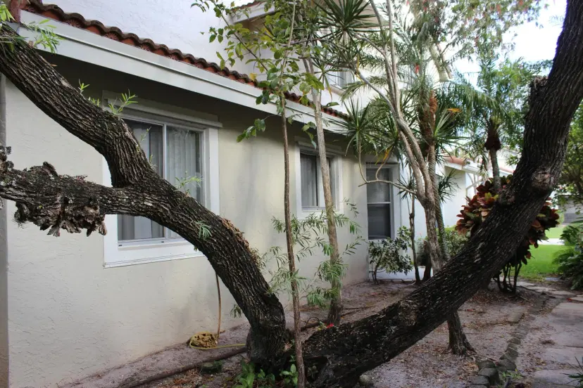 Picture of 7608 Pinewalk Drive 127, Margate FL 33063