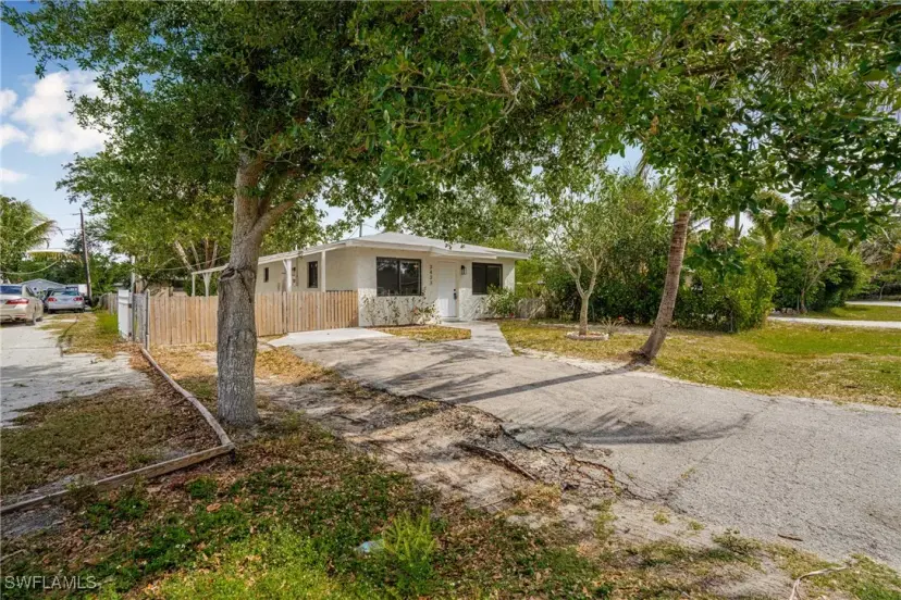 Picture of 3433 Hibiscus Ave, Naples FL 34104