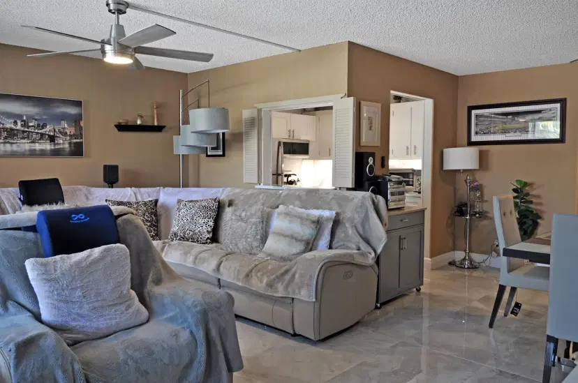 Picture of 238 Chatham L, West Palm Beach FL 33417