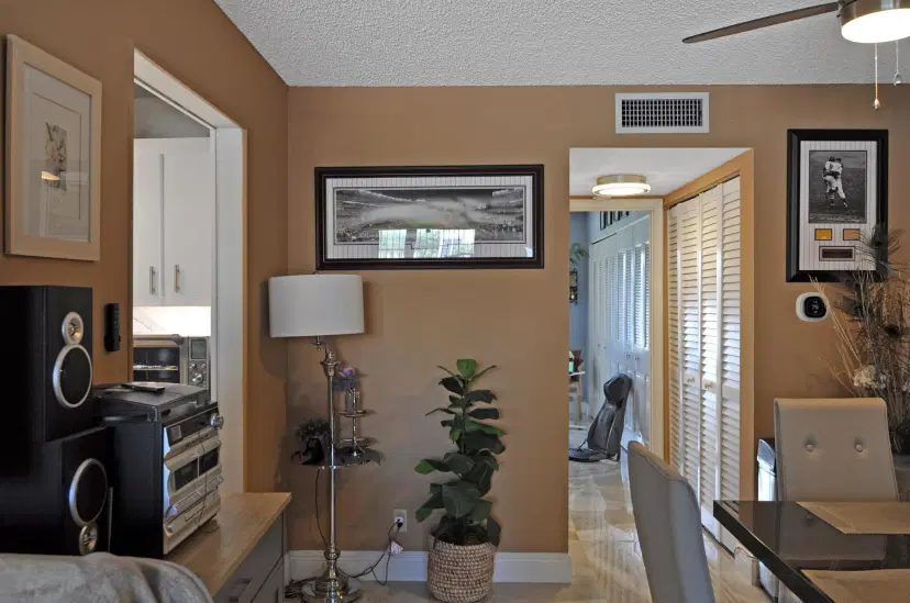 Picture of 238 Chatham L, West Palm Beach FL 33417