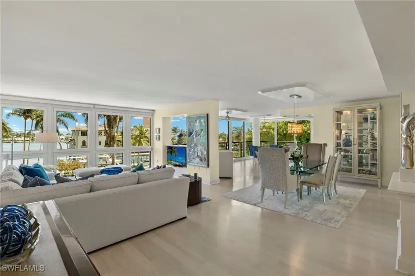 Picture of 4031 Gulf Shore Blvd N 3E, Naples FL 34103