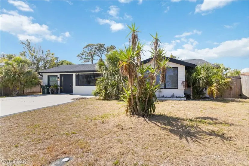 Picture of 75 Virginia Ct, Englewood FL 34223