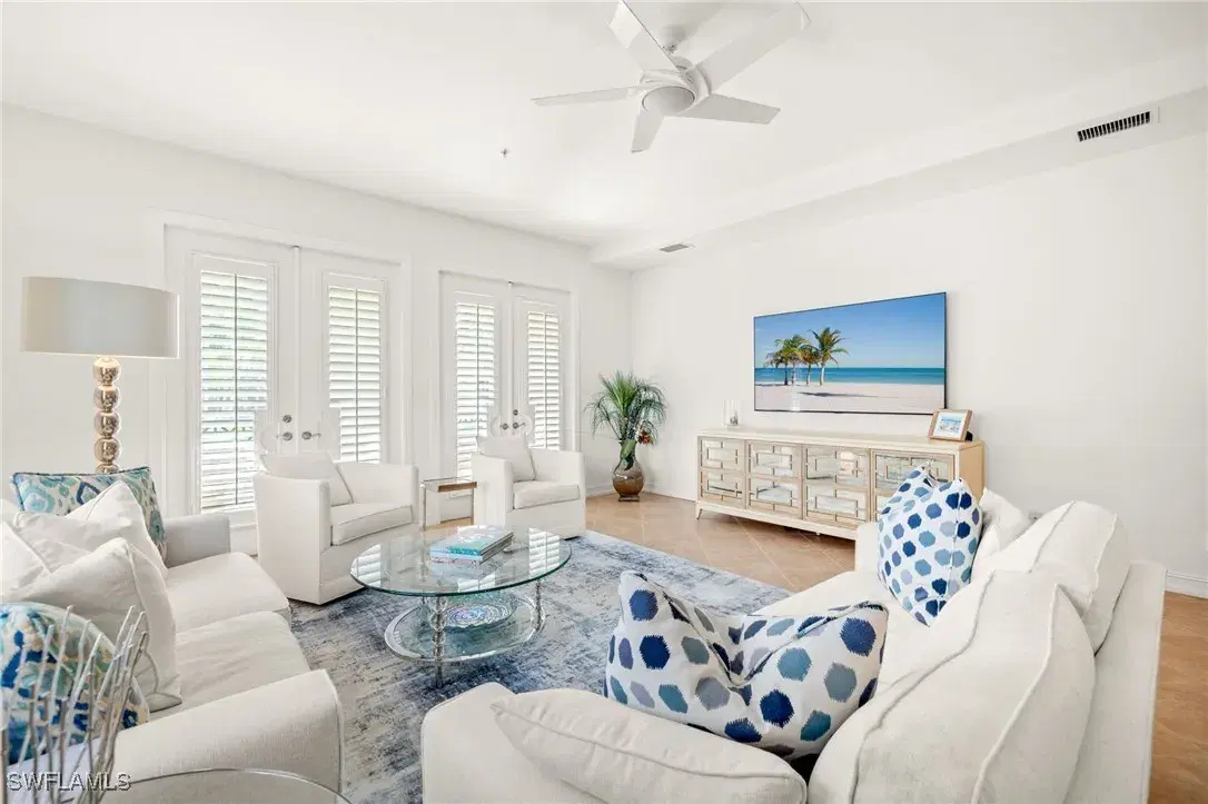 Picture of 2847 Tiburon Blvd E 102, Naples, FL 34109