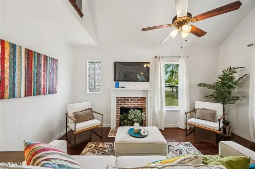 Picture of 1926 Collier Ave, Fort Myers FL 33901