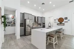 Picture of 1514 NE 13Th Pl, Cape Coral, FL 33909