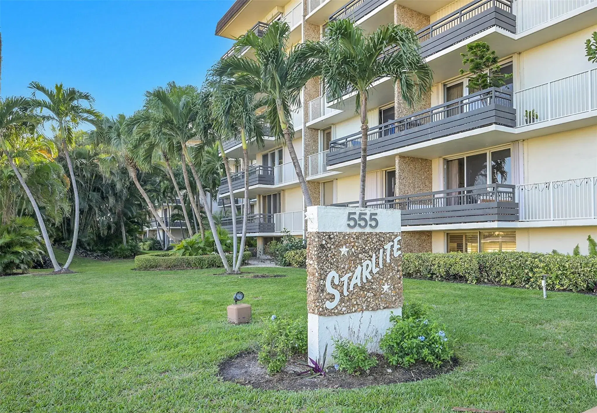 Picture of 555 NW 4Th Ave 4190, Boca Raton, FL 33432