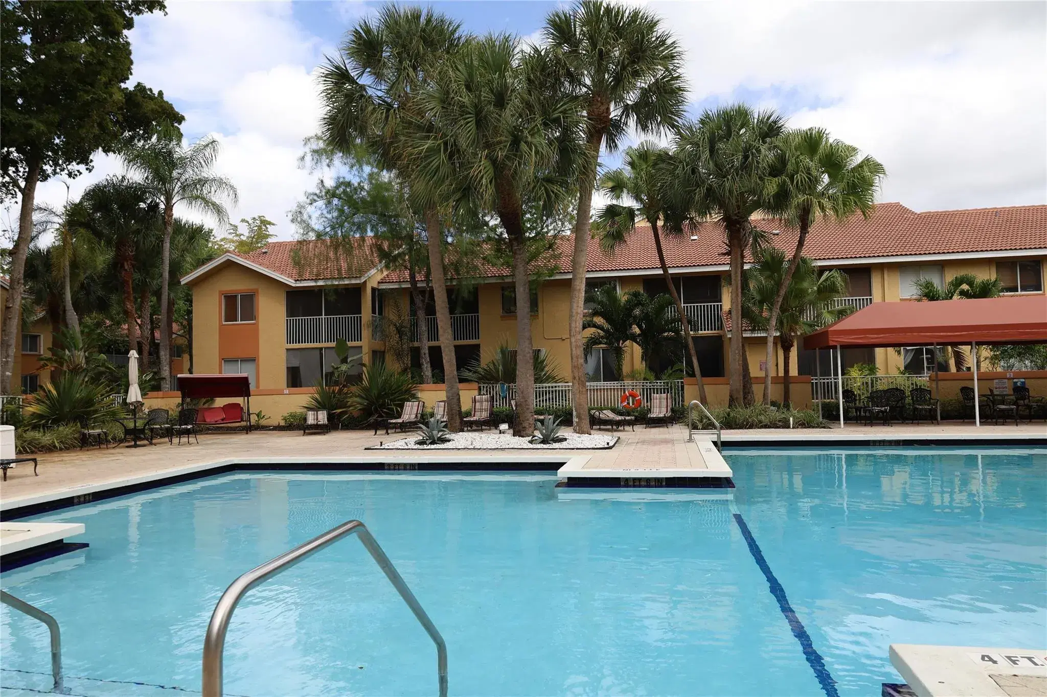 Picture of 905 Coral Club Dr 905, Coral Springs, FL 33071