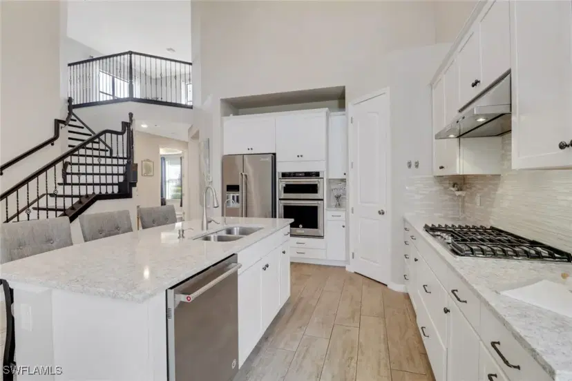 Picture of 7175 Wilton Dr, Naples FL 34109