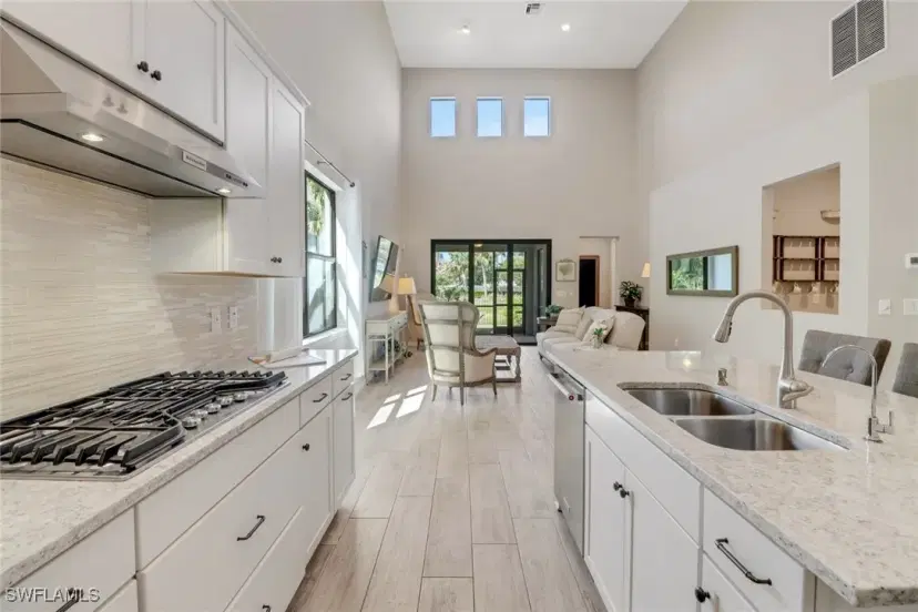 Picture of 7175 Wilton Dr, Naples FL 34109