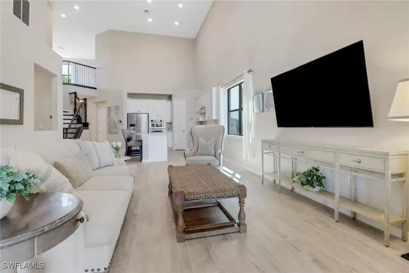Picture of 7175 Wilton Dr, Naples FL 34109