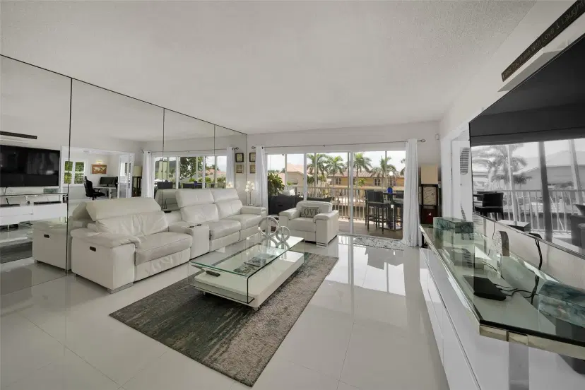 Picture of 3050 NE 48Th Ct 201, Lighthouse Point FL 33064