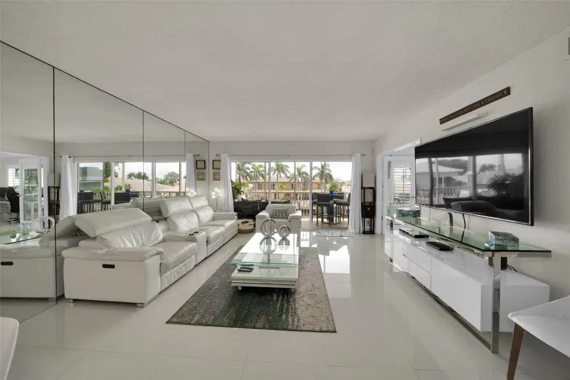 Picture of 3050 NE 48Th Ct 201, Lighthouse Point FL 33064