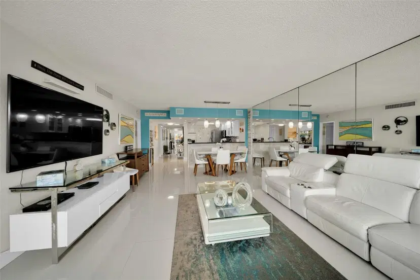 Picture of 3050 NE 48Th Ct 201, Lighthouse Point FL 33064