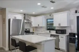 Picture of 1432 SE 11Th St, Cape Coral, FL 33990