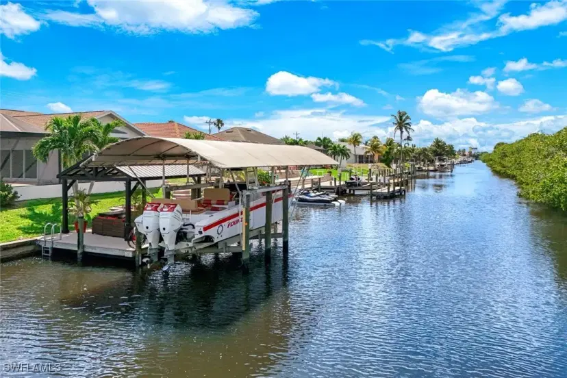 Picture of 2013 Everest Pkwy, Cape Coral FL 33904