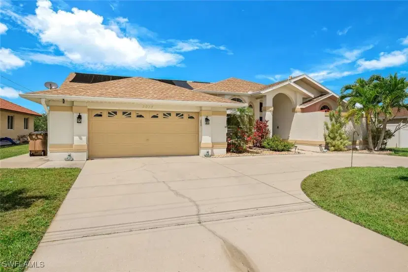 Picture of 2013 Everest Pkwy, Cape Coral FL 33904