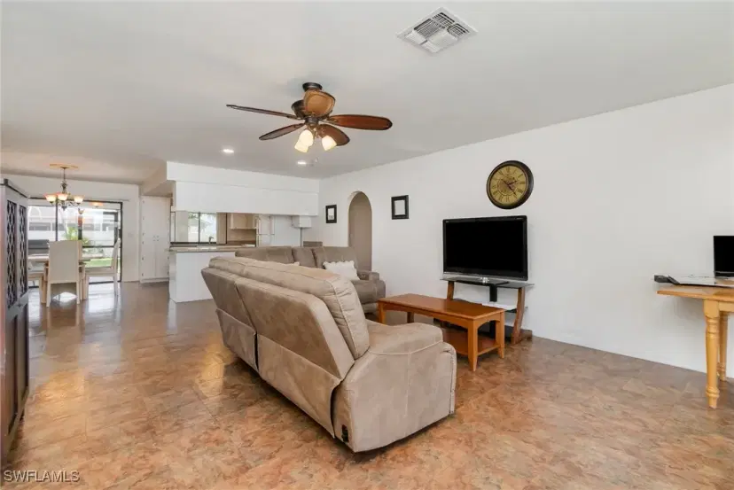 Picture of 1140 SE 17Th Ter, Cape Coral FL 33990