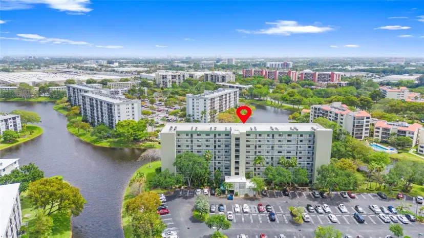 Picture of 2232 N Cypress Bend Drive 107, Pompano Beach FL 33069