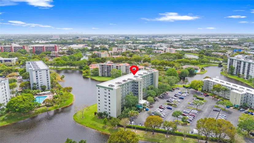 Picture of 2232 N Cypress Bend Drive 107, Pompano Beach FL 33069