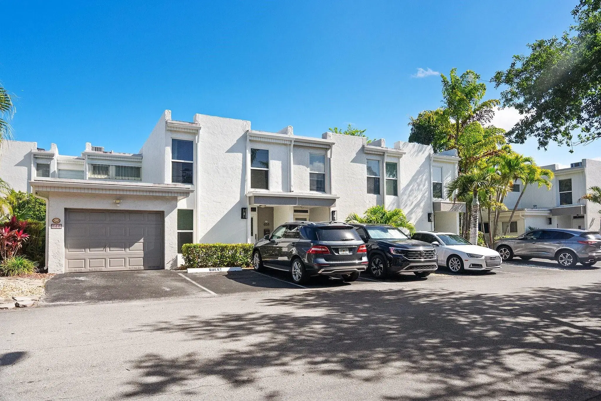 Picture of 656 Kensington Pl 12B, Fort Lauderdale, FL 33305