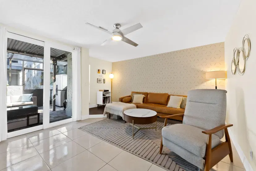 Picture of 656 Kensington Pl 12B, Fort Lauderdale, FL 33305