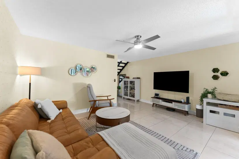 Picture of 656 Kensington Pl 12B, Fort Lauderdale, FL 33305