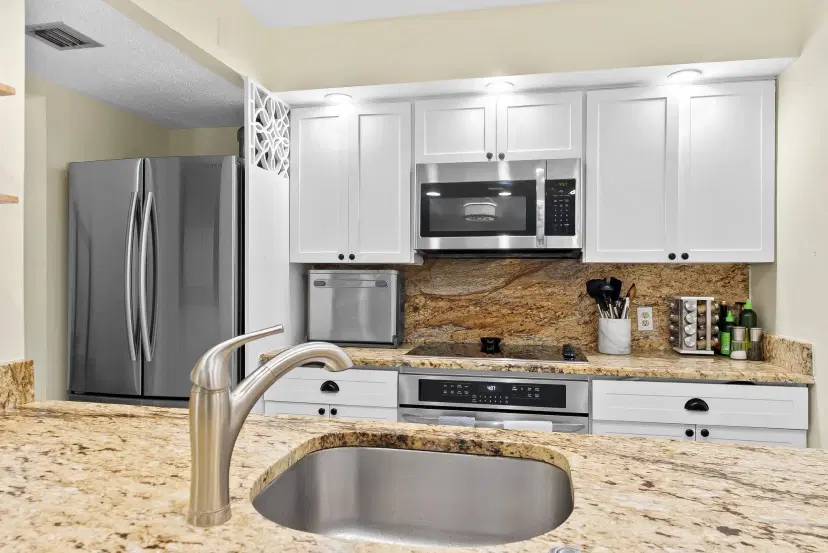 Picture of 656 Kensington Pl 12B, Fort Lauderdale, FL 33305