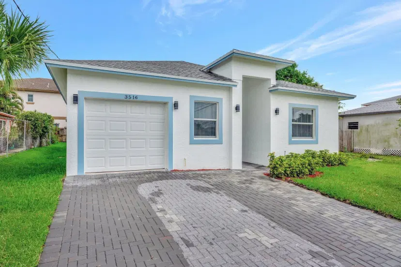 Picture of 3516 S Avenue, Riviera Beach FL 33404