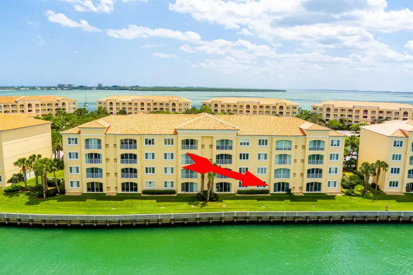 Picture of 18 Harbour Isle Drive 102, Fort Pierce FL 34949
