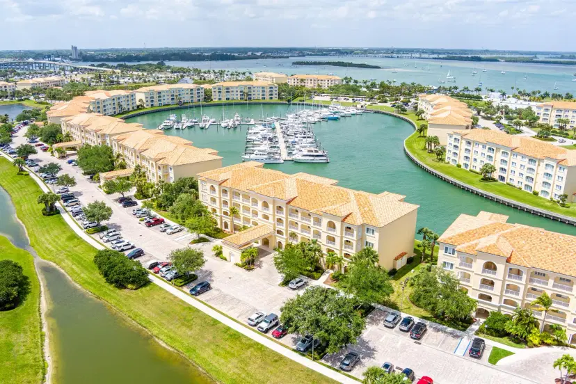 Picture of 18 Harbour Isle Drive 102, Fort Pierce FL 34949