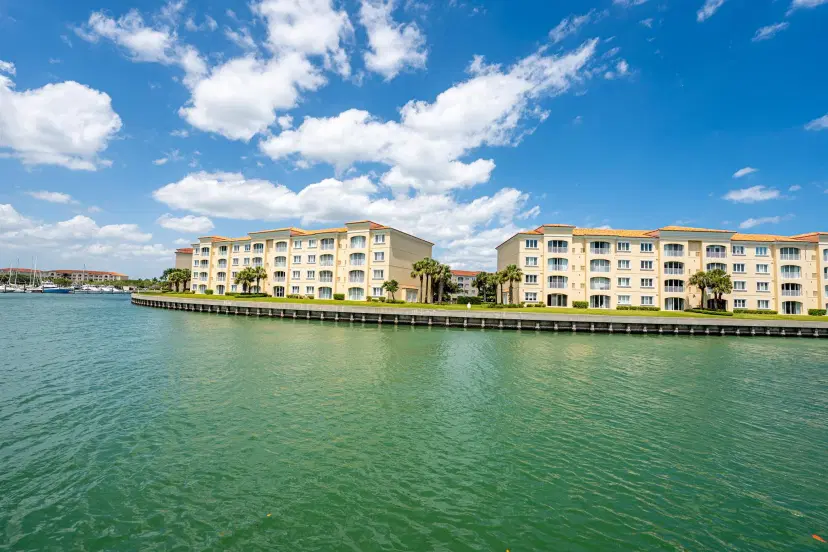 Picture of 18 Harbour Isle Drive 102, Fort Pierce FL 34949