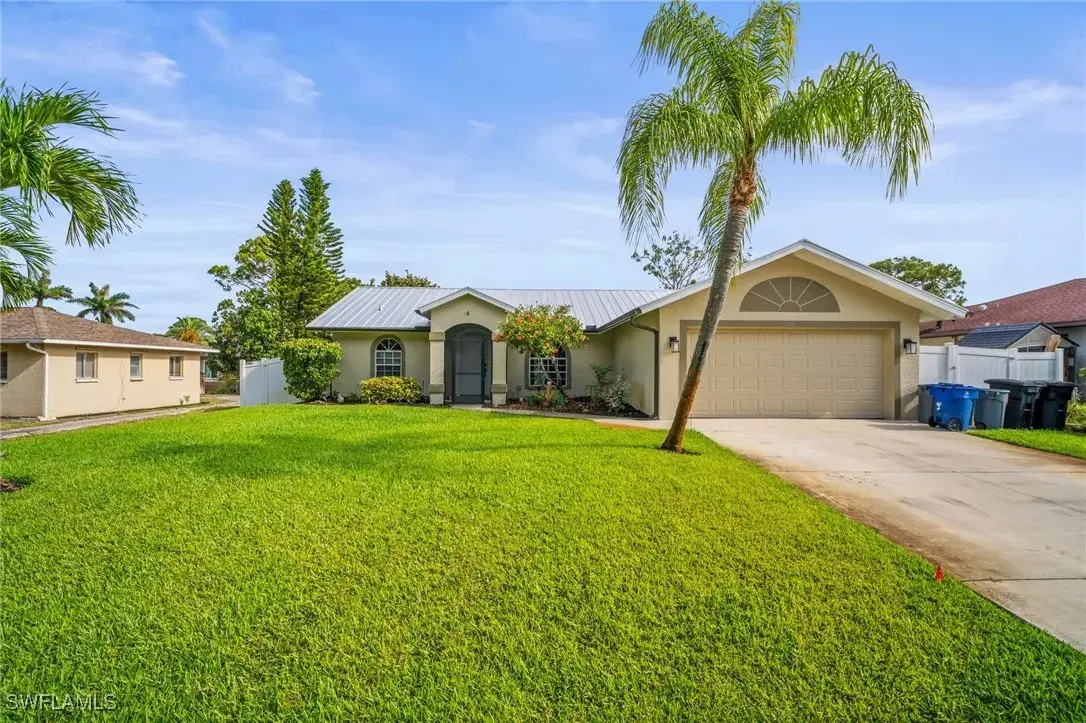 Picture of 9061 Irving Rd, Fort Myers, FL 33967