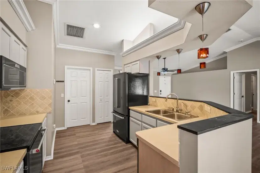 Picture of 9061 Irving Rd, Fort Myers FL 33967