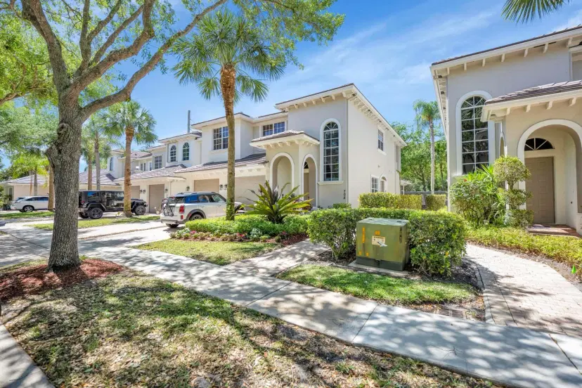 Picture of 6365 Bella Cir 705, Boynton Beach FL 33437
