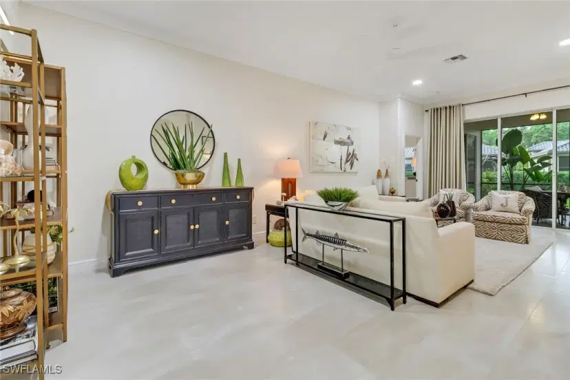 Picture of 849 Vistana Cir 17, Naples FL 34119