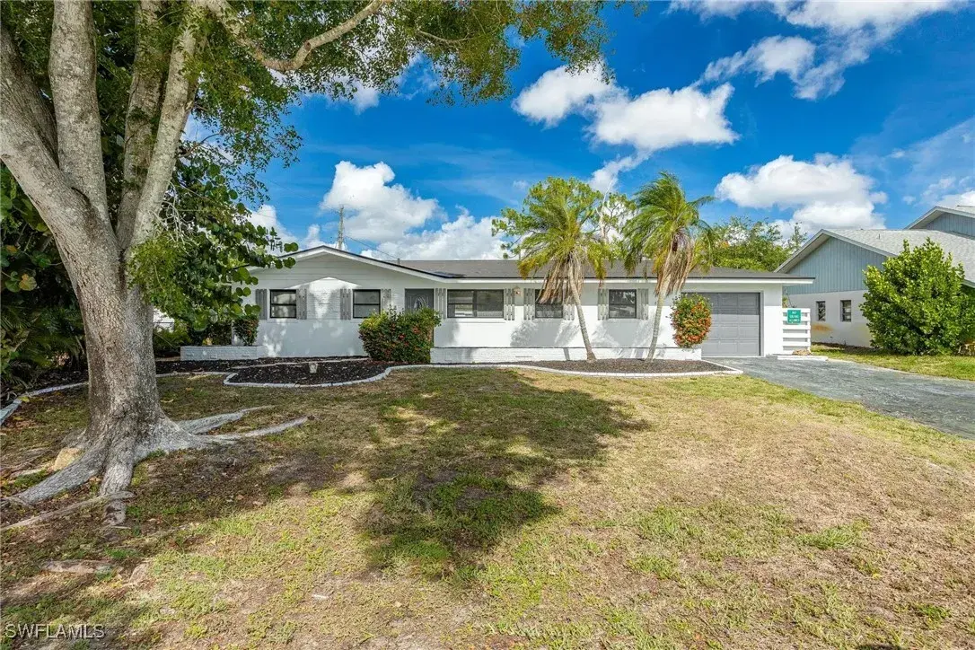 Picture of 8937 Forest St, Fort Myers, FL 33907