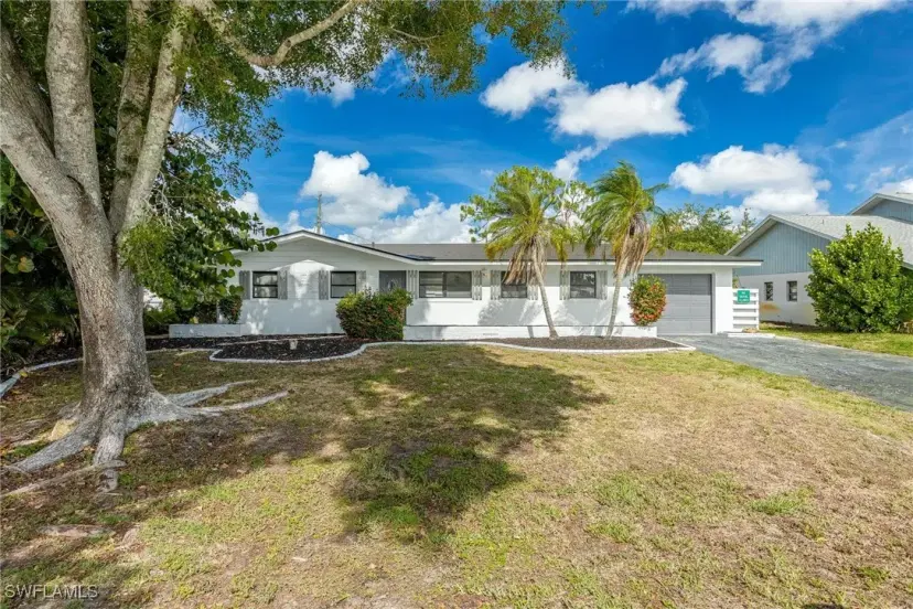 Picture of 8937 Forest St, Fort Myers FL 33907