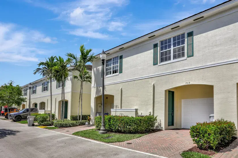 Picture of 709 SW 1St Terrace 709, Pompano Beach FL 33060